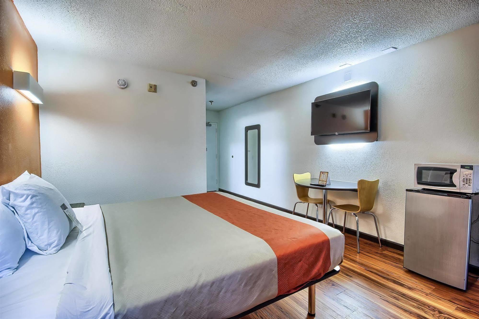 6-columbus, Oh - West Hotel 2*