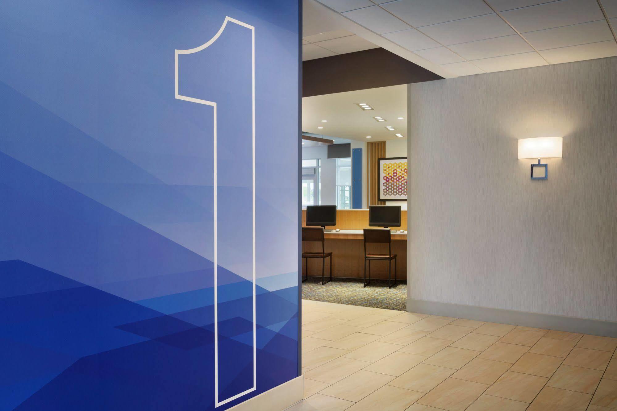 Hotel Express & - Airport East By Ihg Columbus