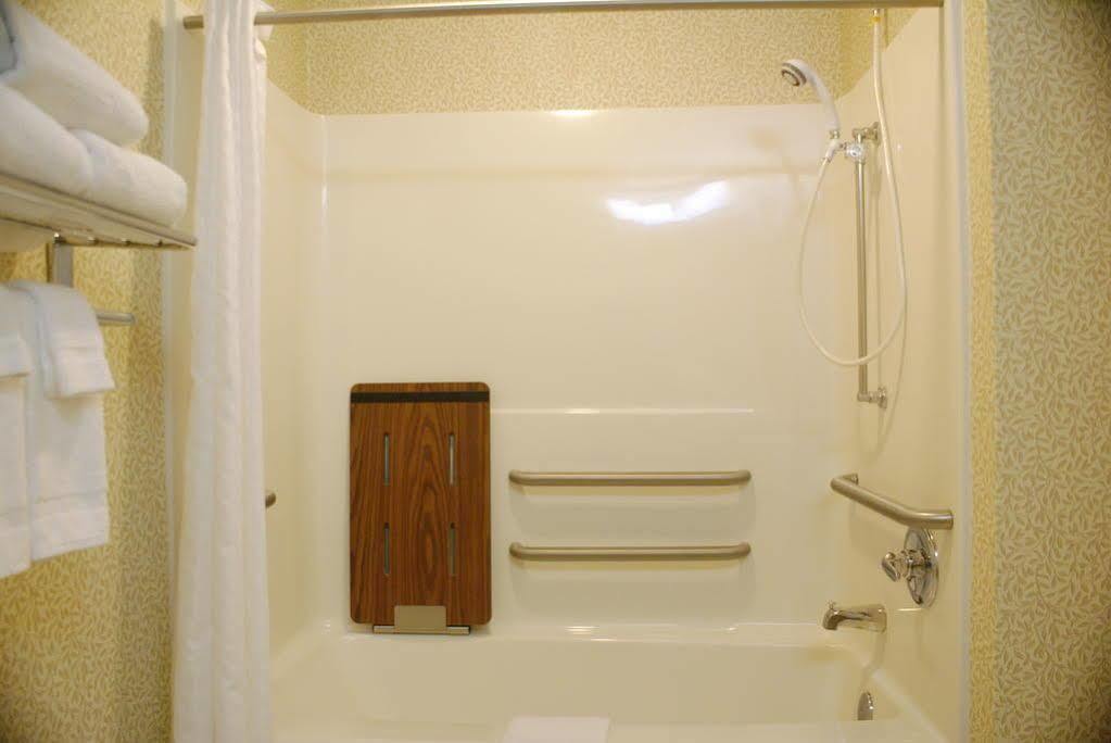 Express & - Airport East By Ihg 3* Columbus