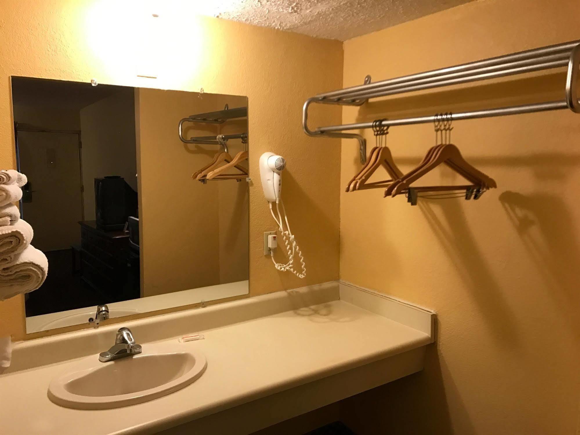 Budget East Motel Columbus