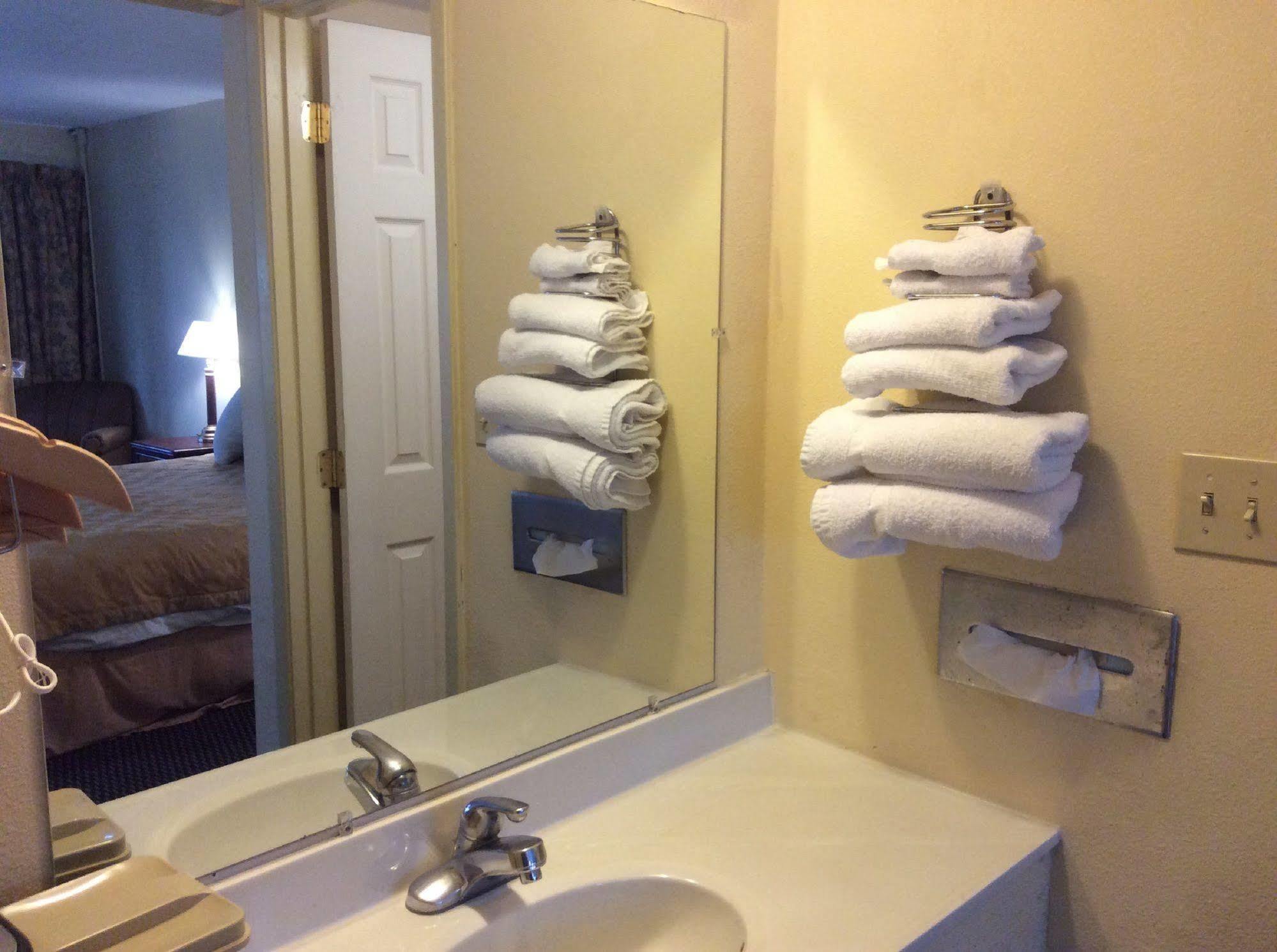 Budget East Motel
