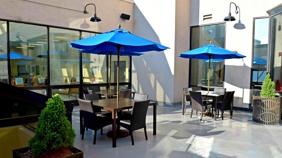 Courtyard Downtown Hotel 3*