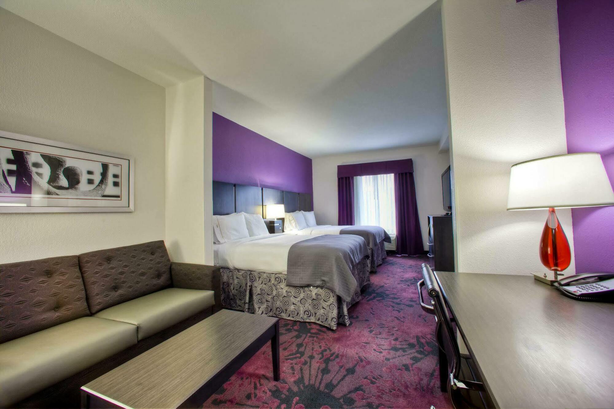 Inn Express & - Polaris Parkway / By Ihg