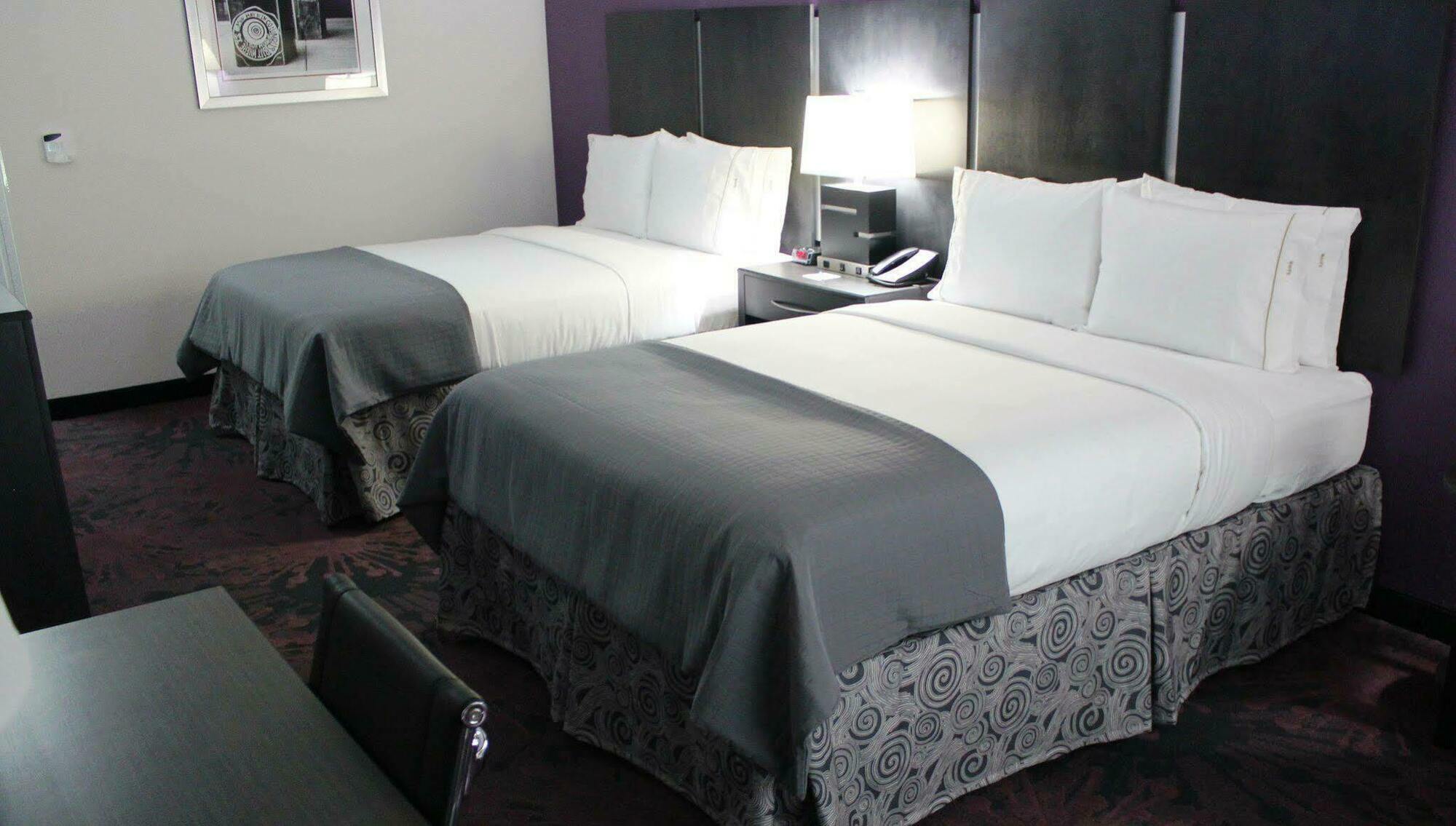 Express & - Polaris Parkway / By Ihg Inn 3*