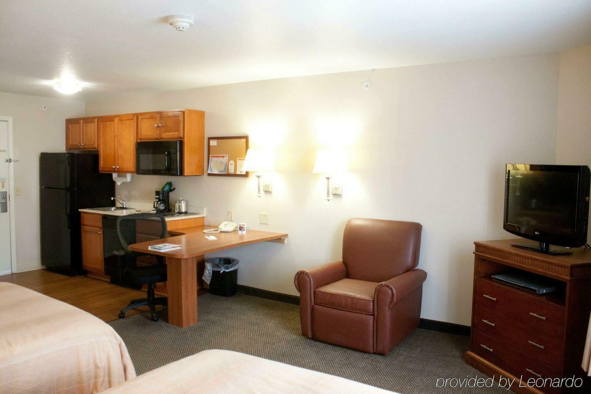 Hotel Candlewood Polaris By Ihg 2*