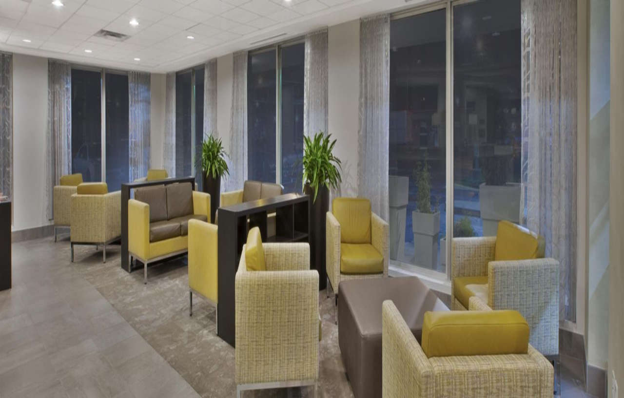 Dwtn-capitol Square By Ihg