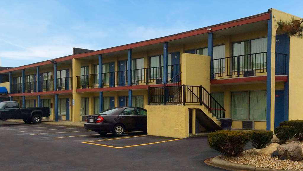 Budget East Motel 2*