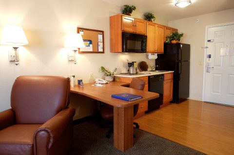 Candlewood Polaris By Ihg Hotel 2*