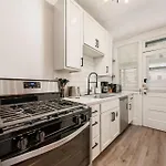 The Cobblestone Townhouse - 2 Bedroom -German Village