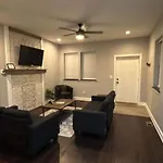 Housepitality - The Urban Roost 1 - Modern