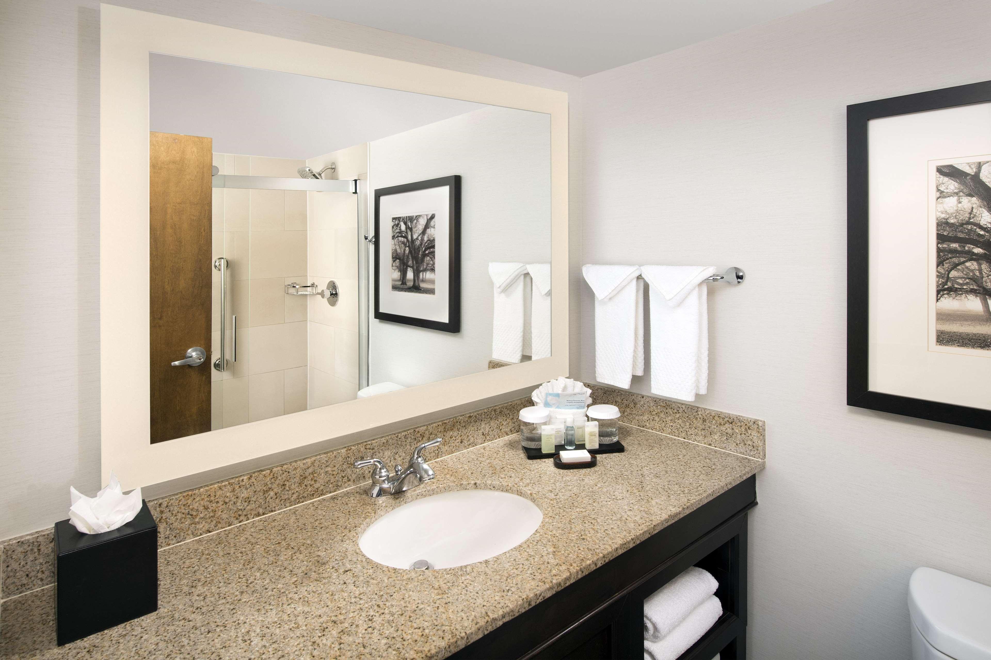 Embassy By Hilton 4* Columbus