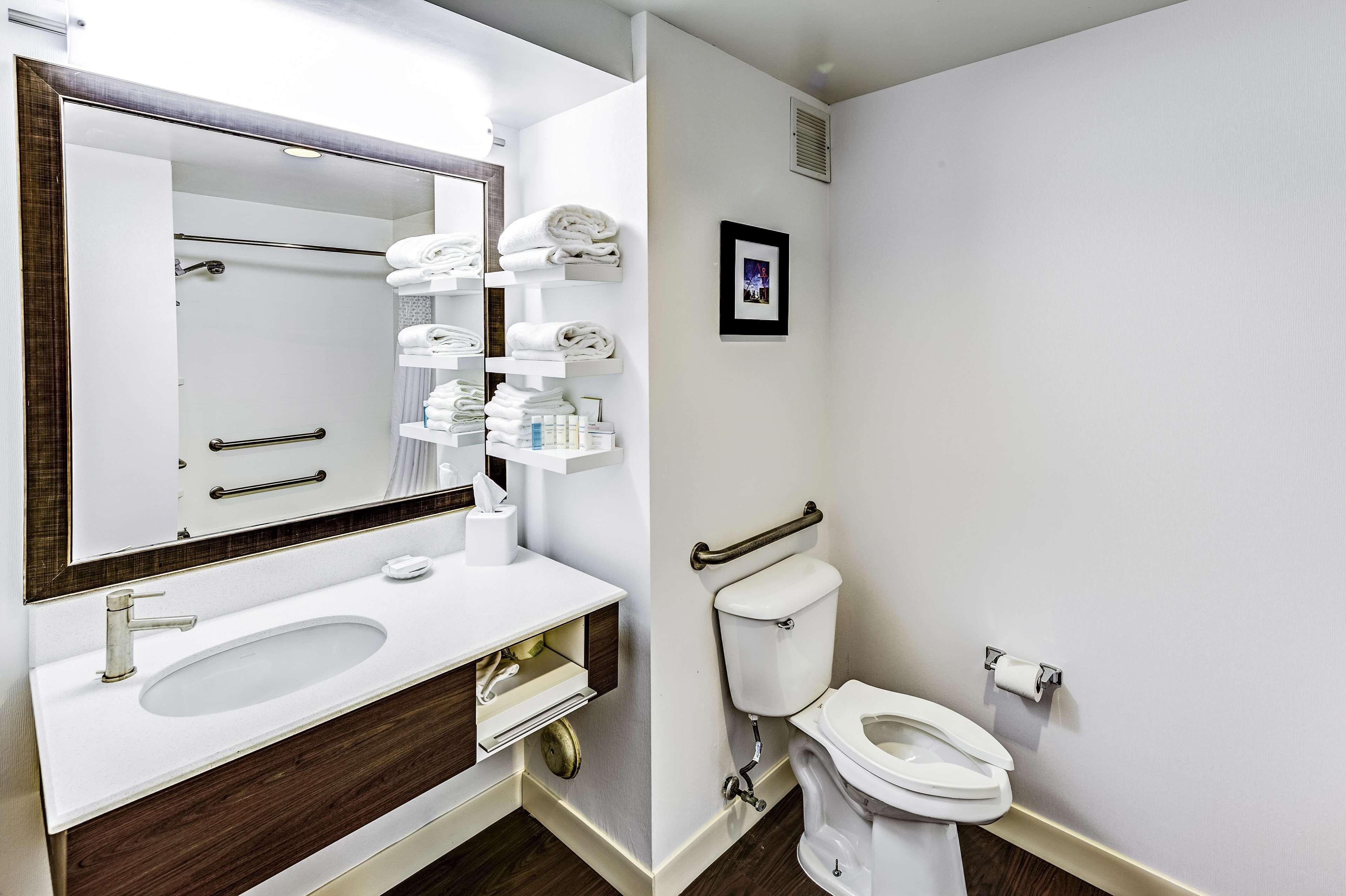 Hampton I-70e/hamilton Road Hotel