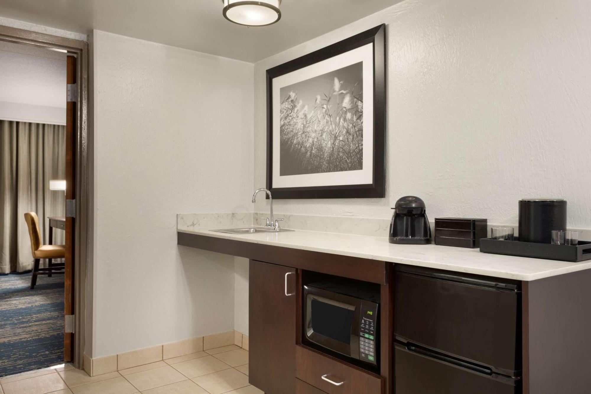 Hotel Embassy By Hilton 4*