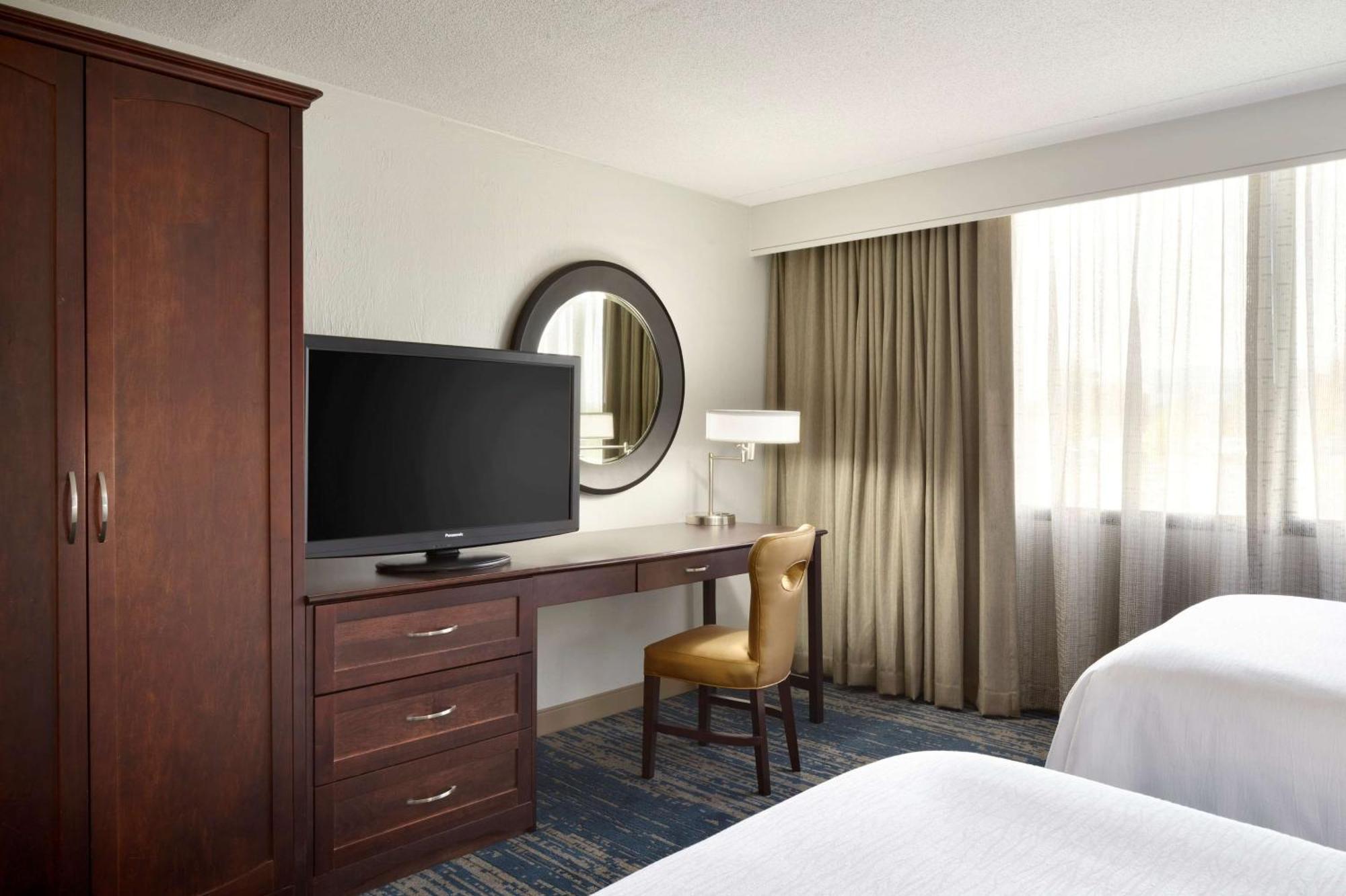 Hotel Embassy By Hilton 4*