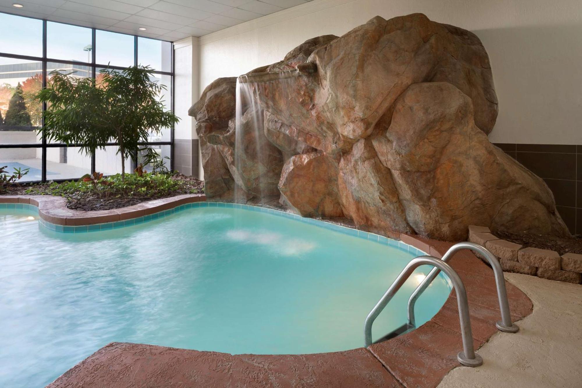 Embassy By Hilton Hotel Columbus