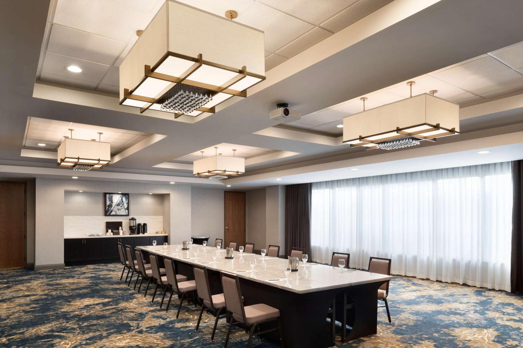 Hotel Embassy By Hilton