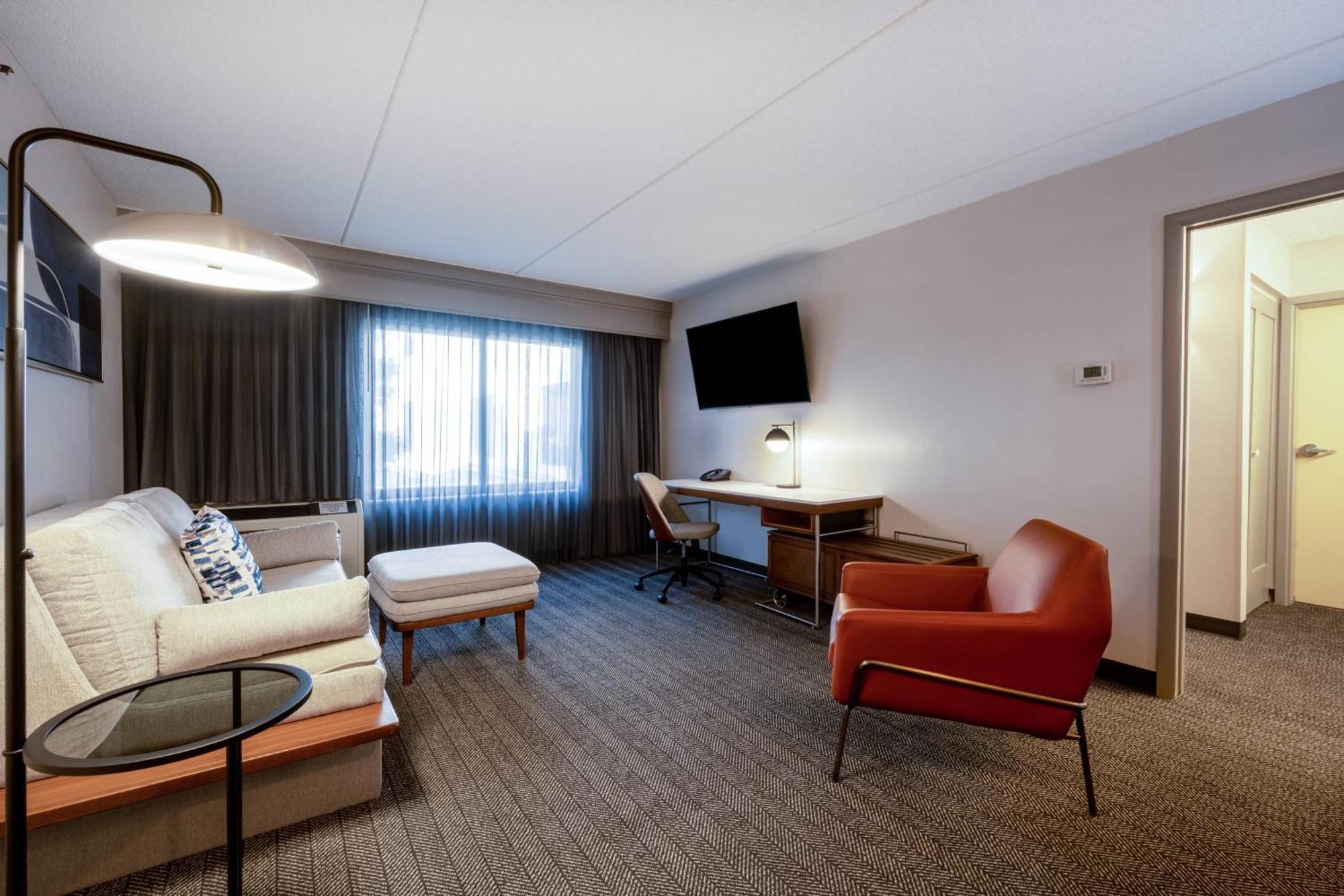 Hotel Courtyard Airport