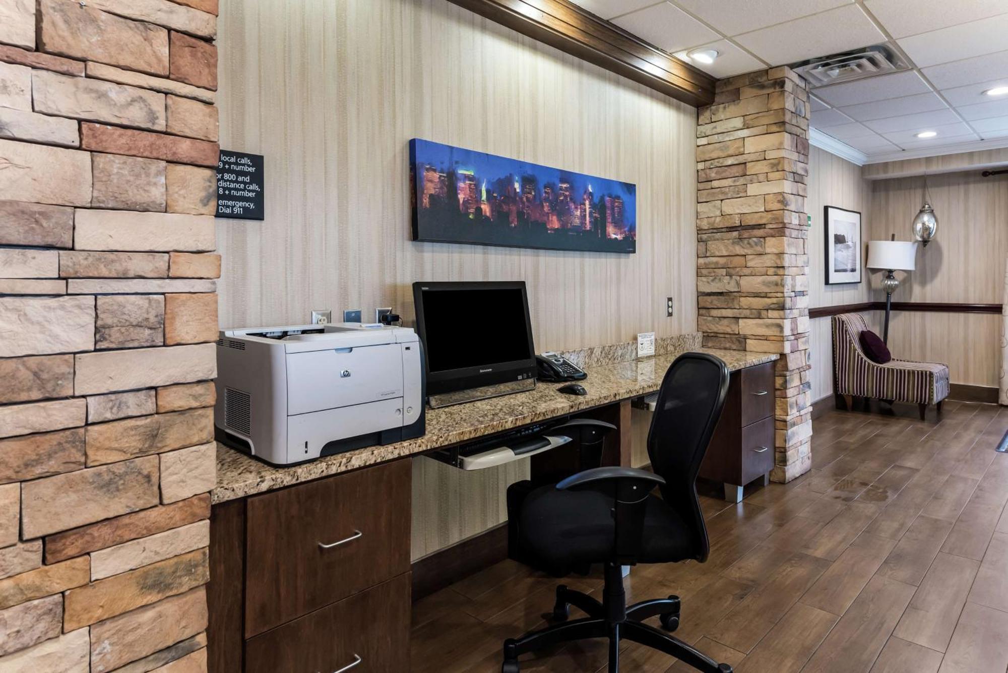 Hotel Hampton I-70e/hamilton Road 3*