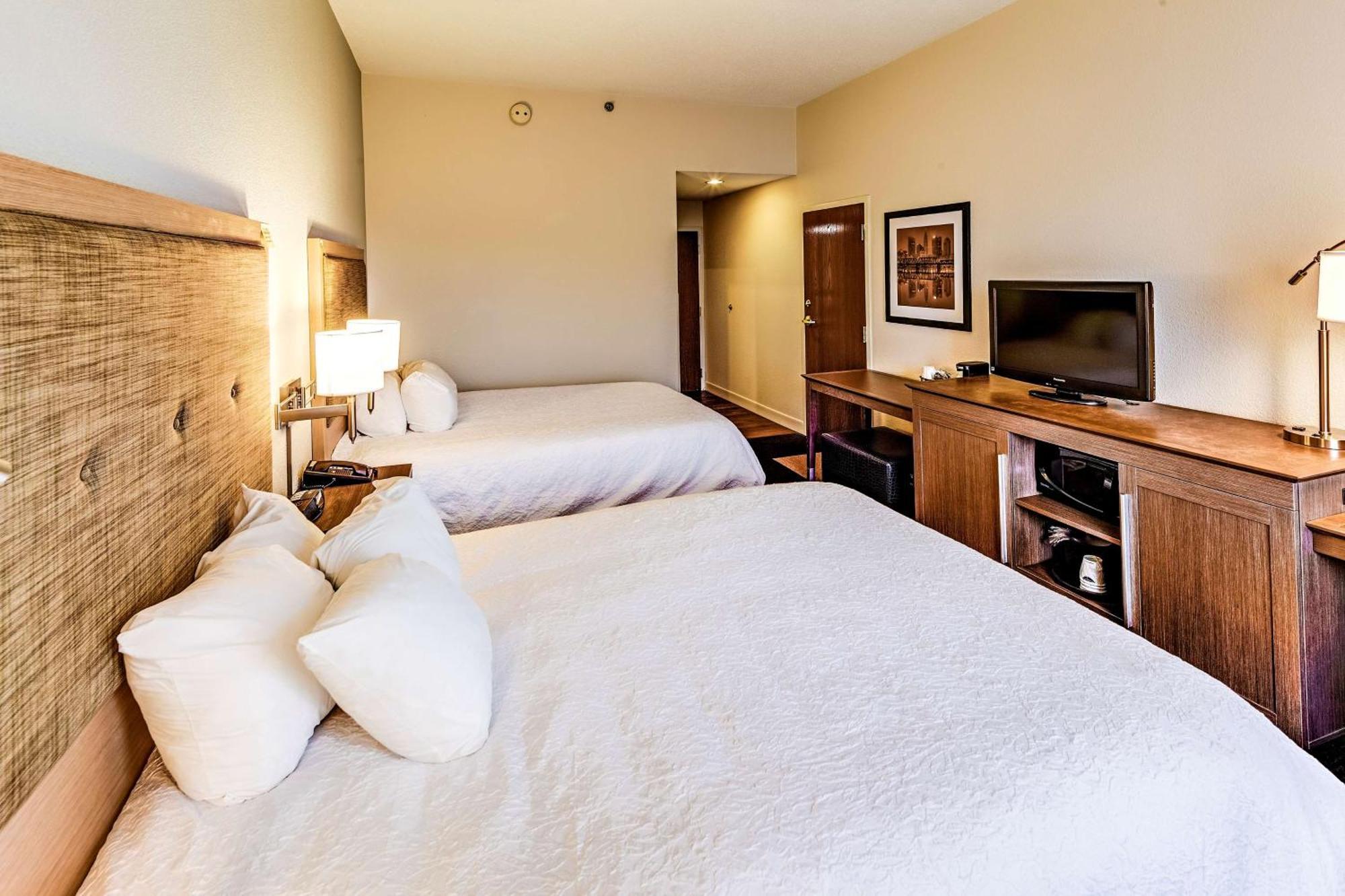 Hotel Hampton I-70e/hamilton Road 3*