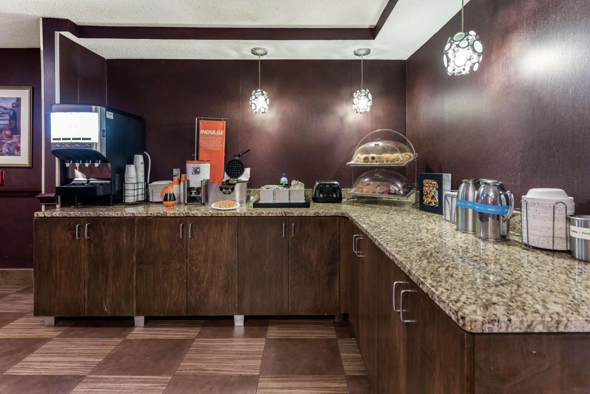 Hotel Hampton I-70e/hamilton Road 3*