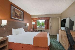 Days By Wyndham Fairgrounds Hotel