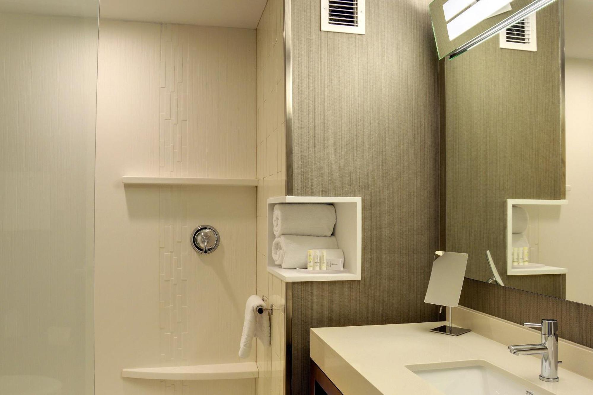 Courtyard By Marriott Osu Hotel 3*