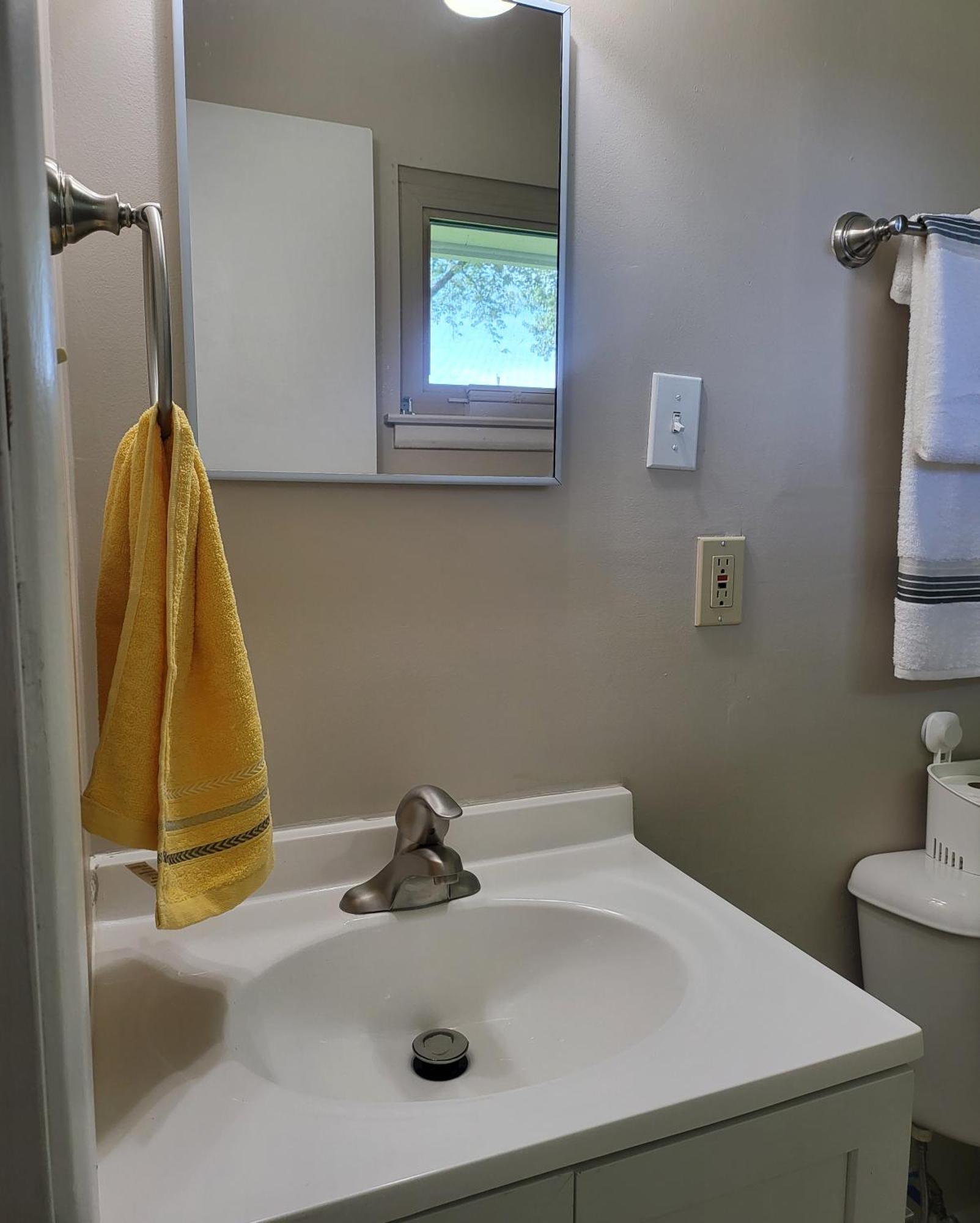 Hospedagem domiciliar Private One Bedroom And Walk In Bathroom Unit, 2 Min From Osu, Free Parking, Wi-fi, Ac, Washer And Dryer, Expocenter, Riverside Methodist Hospital