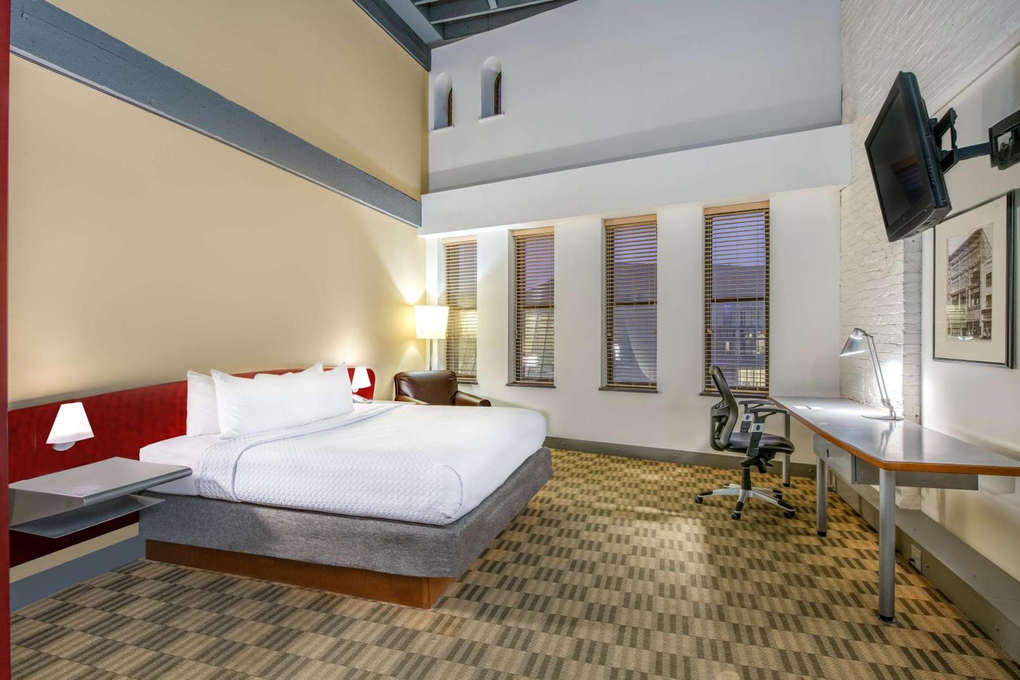 Sonesta Downtown Hotel