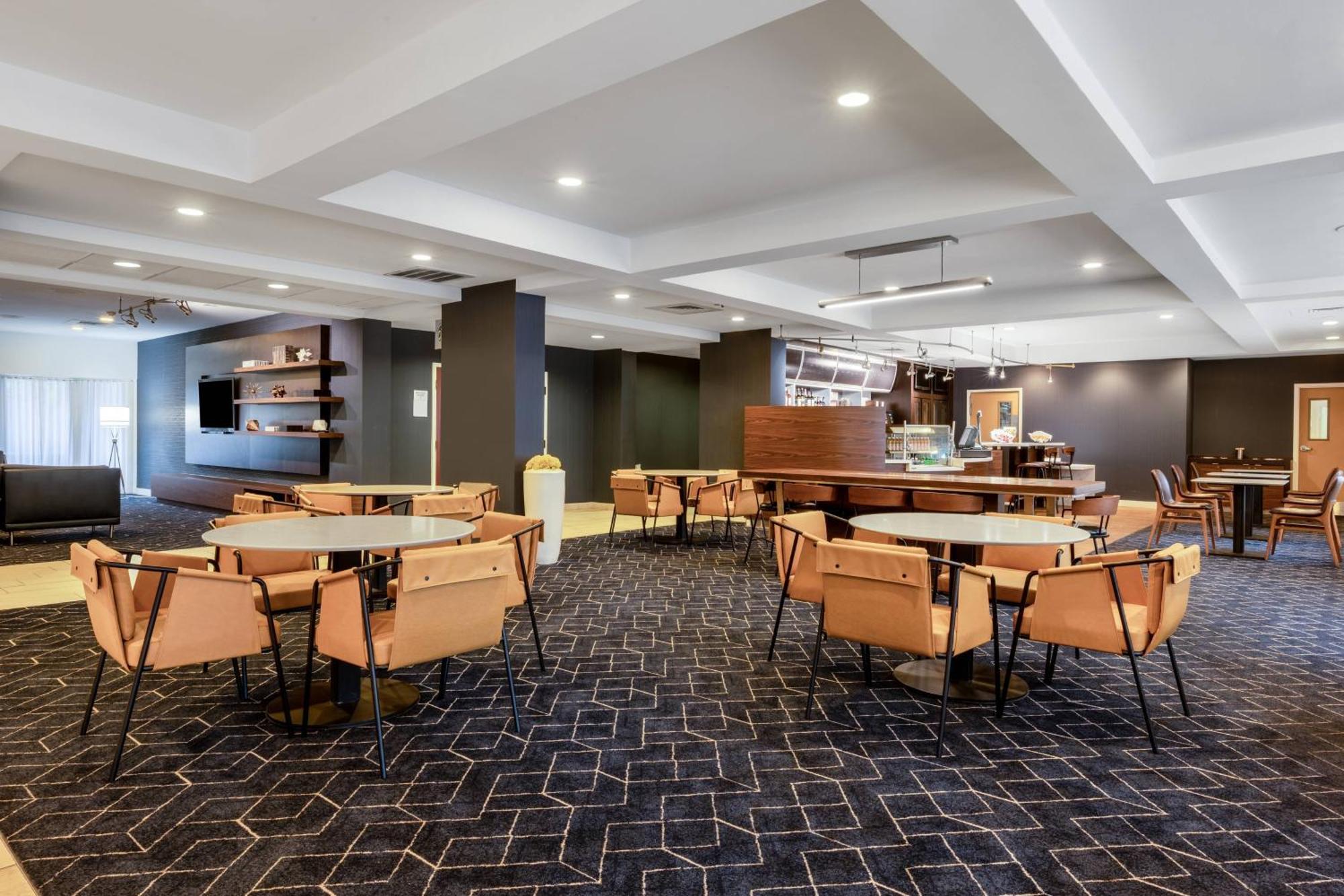 Courtyard Airport 3* Columbus