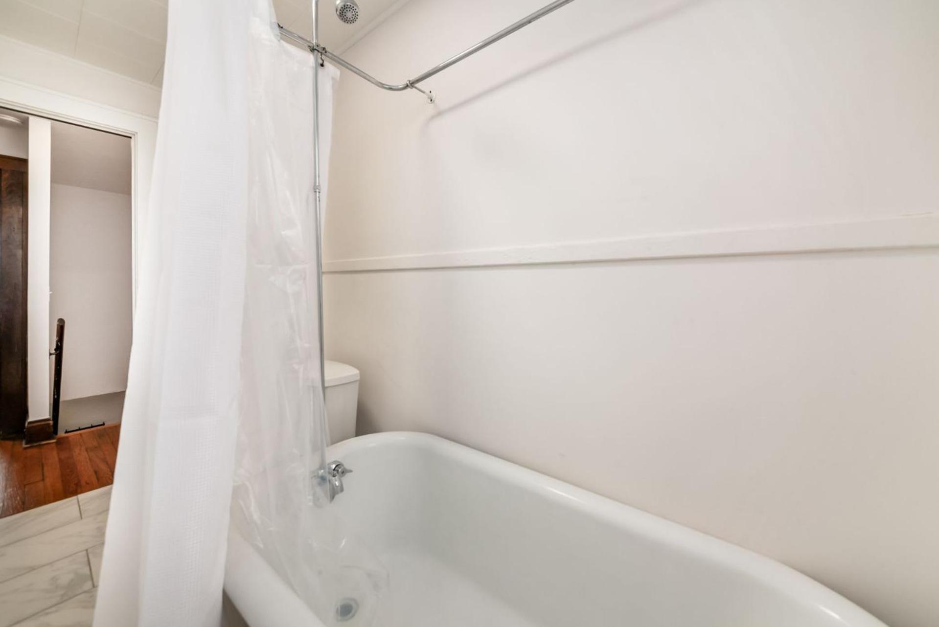 The Cobblestone Townhouse - 2 Bedroom -german Village Holiday home Columbus