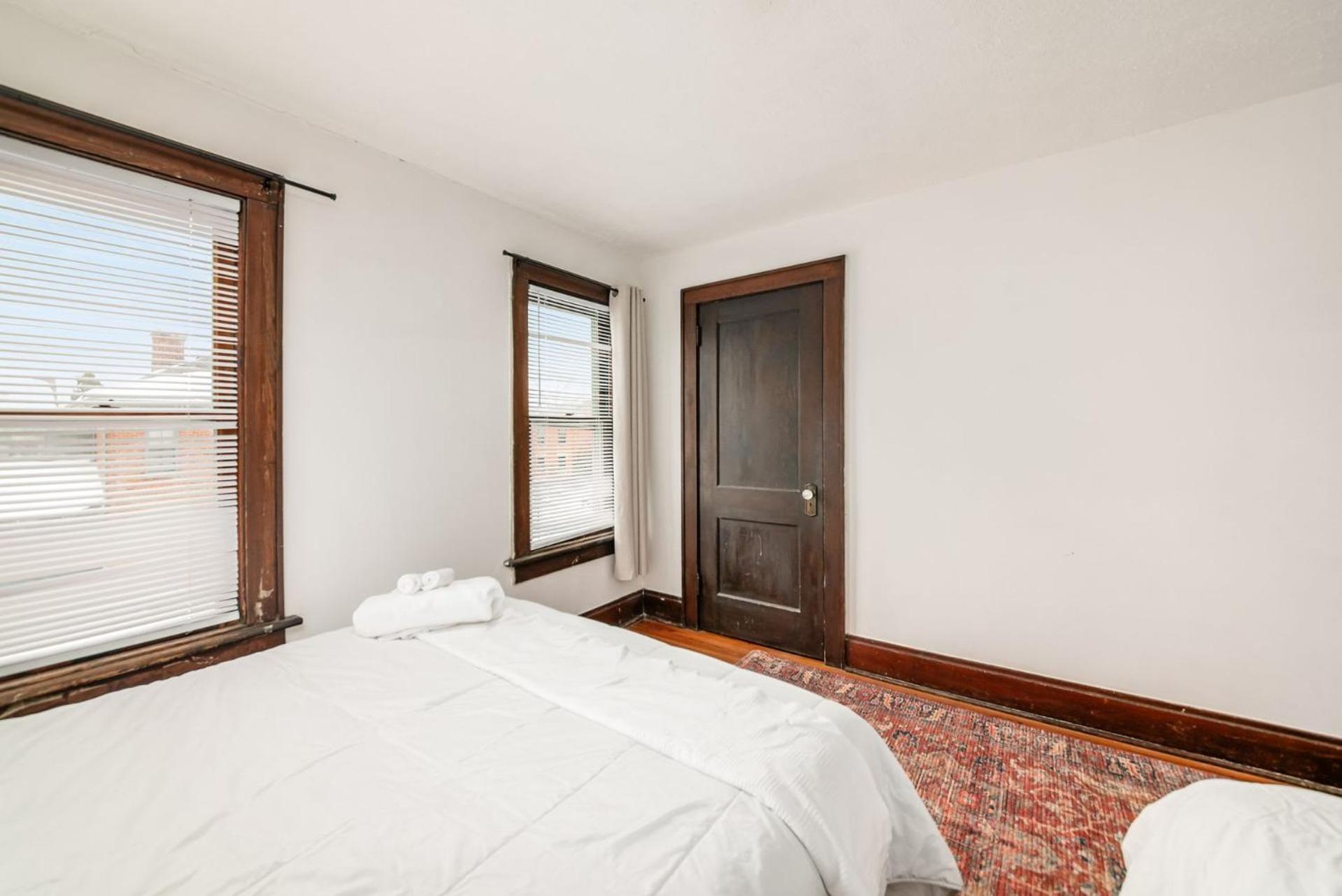The Cobblestone Townhouse - 2 Bedroom -german Village *