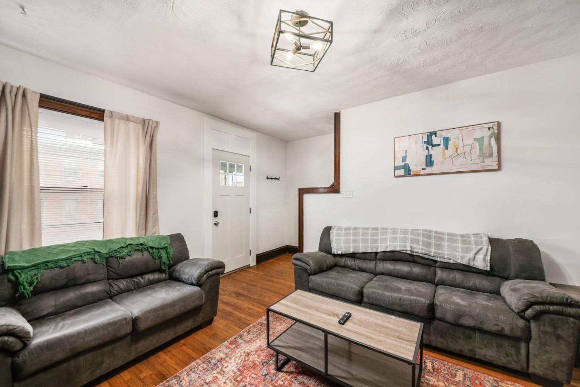 The Cobblestone Townhouse - 2 Bedroom -german Village Columbus