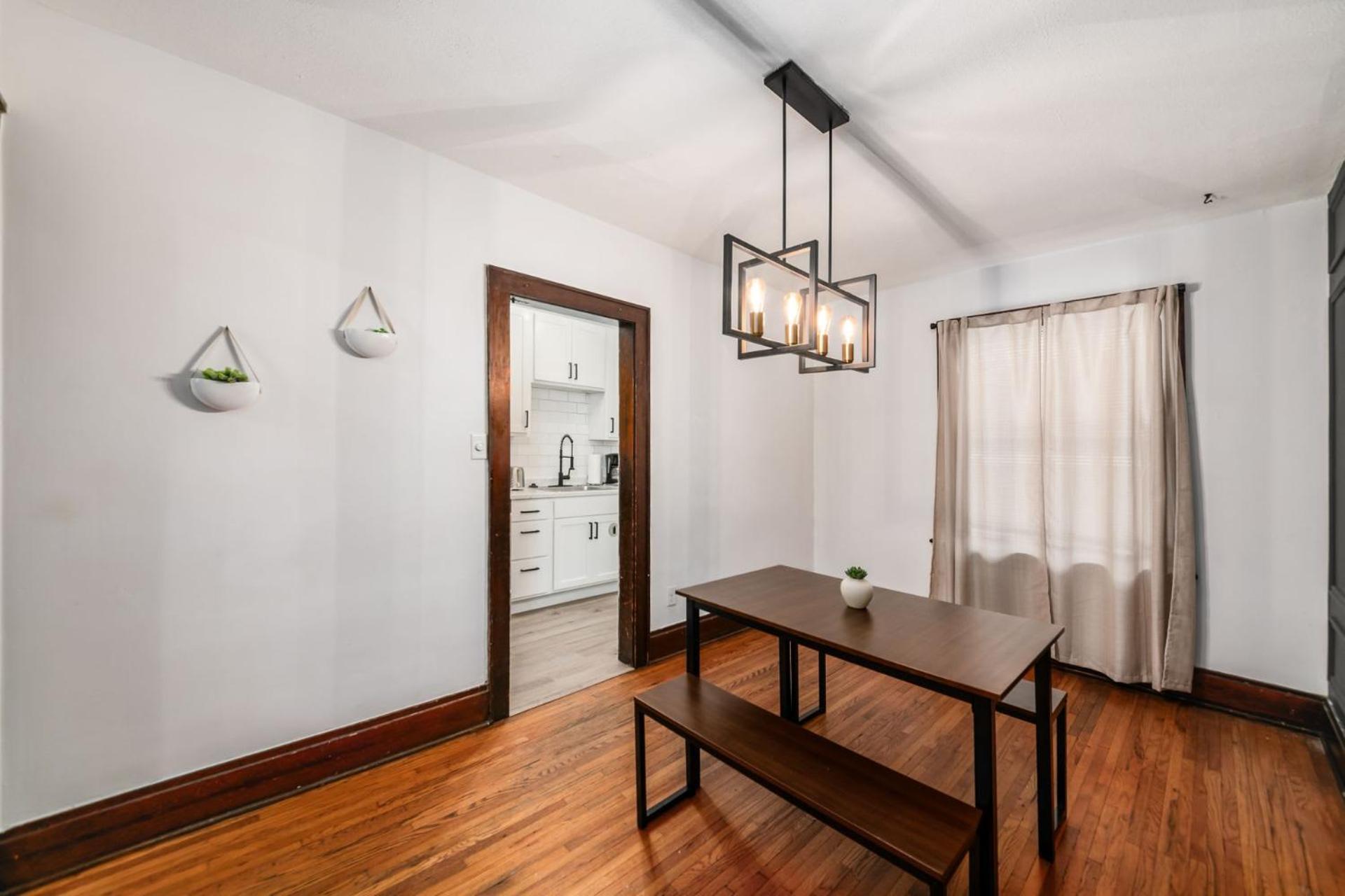 The Cobblestone Townhouse - 2 Bedroom -german Village Holiday home *