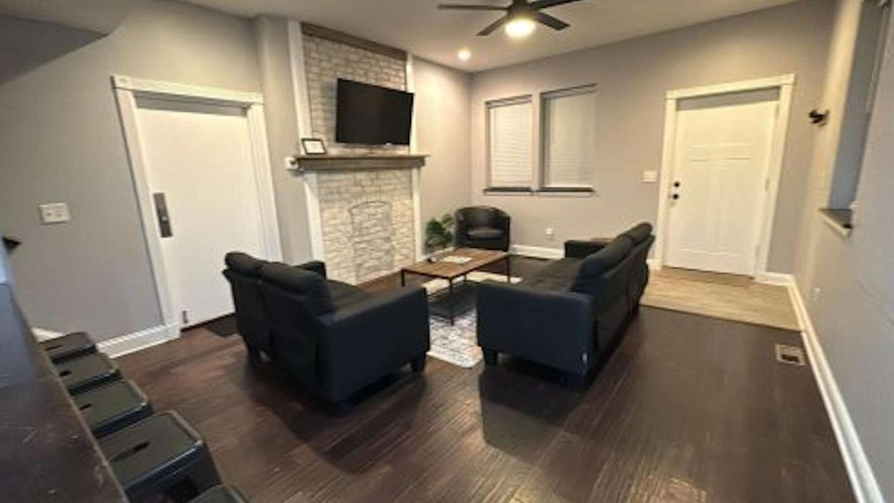 Housepitality - The Urban Roost 1 - Modern Holiday home Columbus
