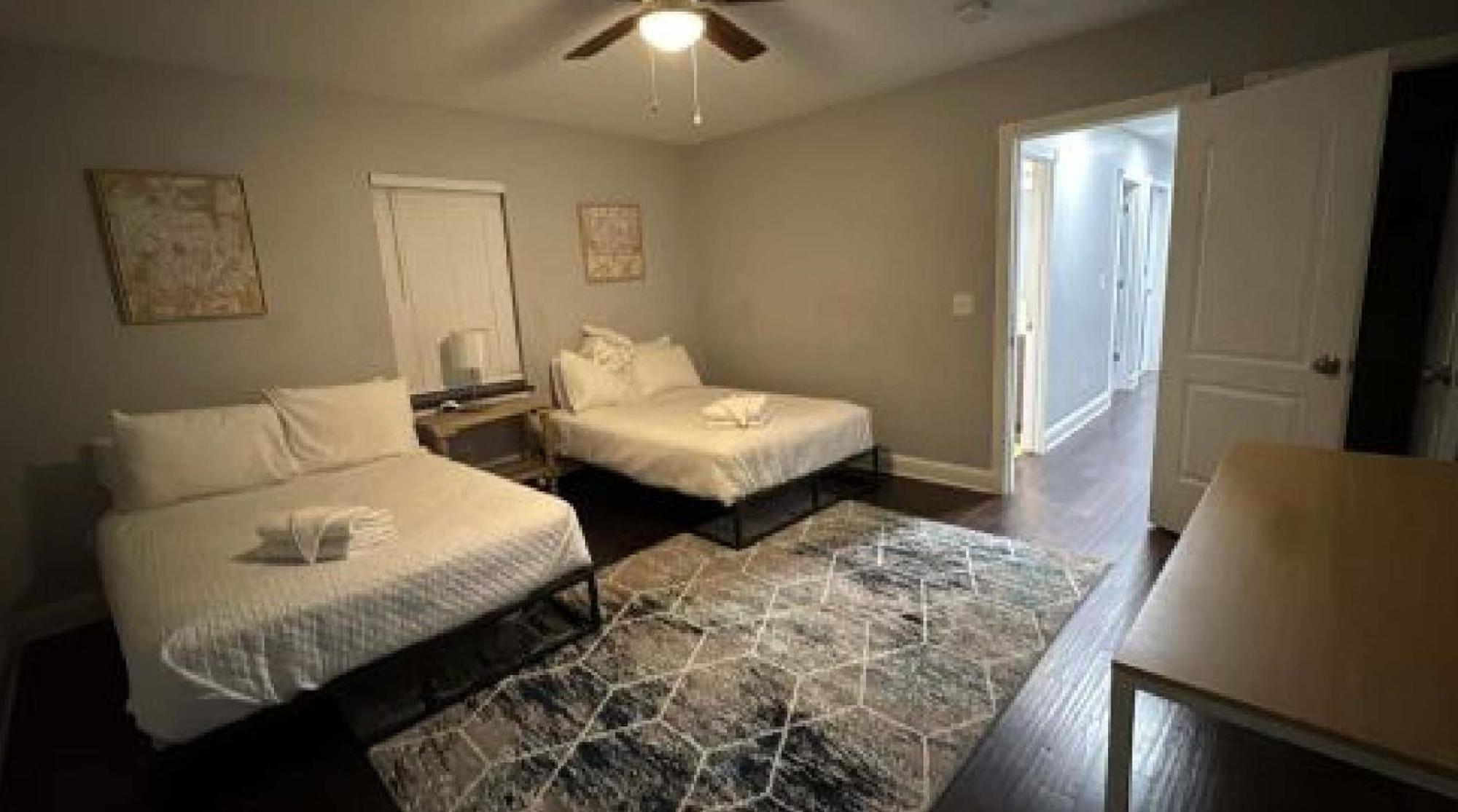 Housepitality - The Urban Roost 1 - Modern Holiday home *