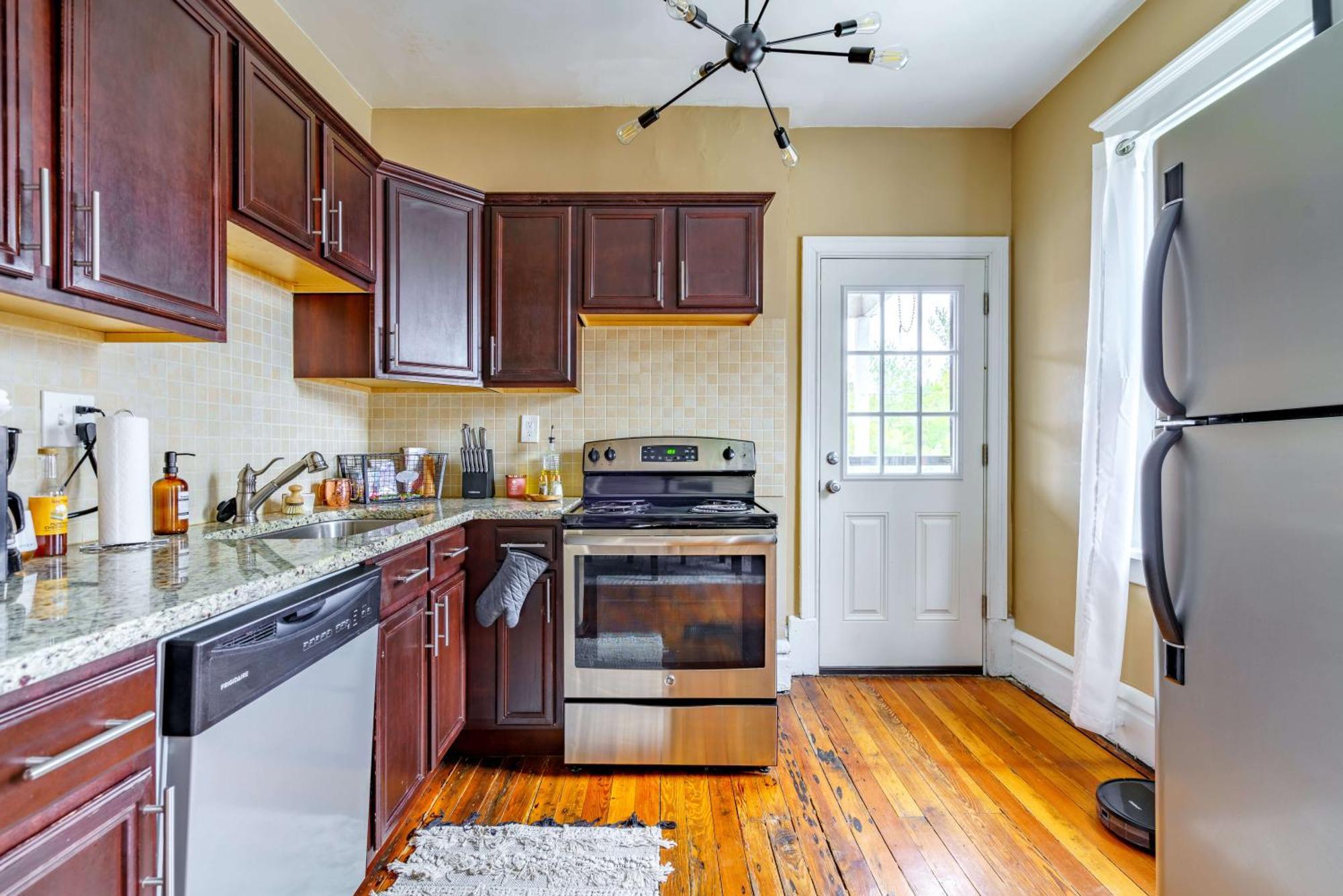 Prime Location Rated Free Parking Clean! Holiday home Columbus
