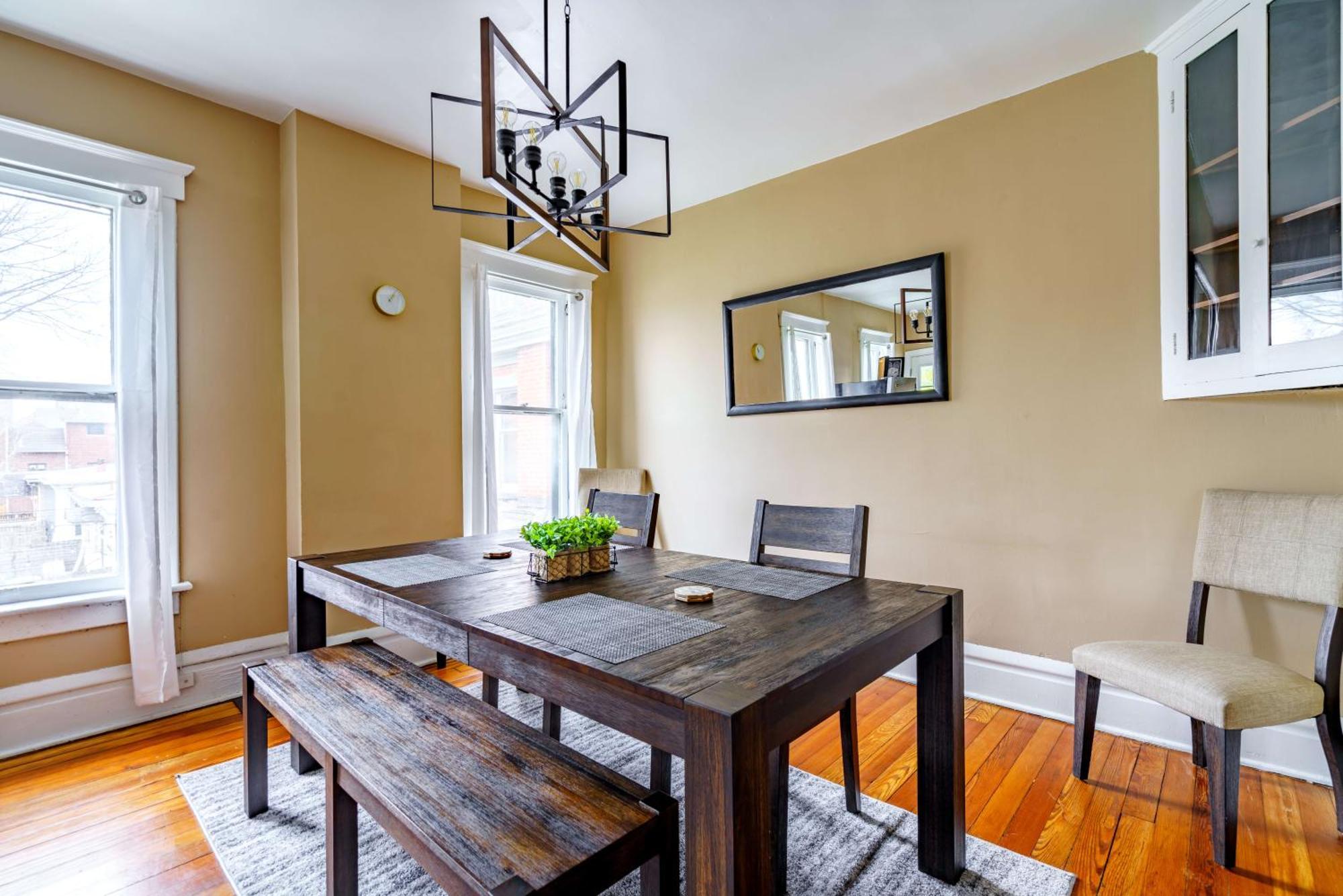 Holiday home Prime Location Rated Free Parking Clean! *
