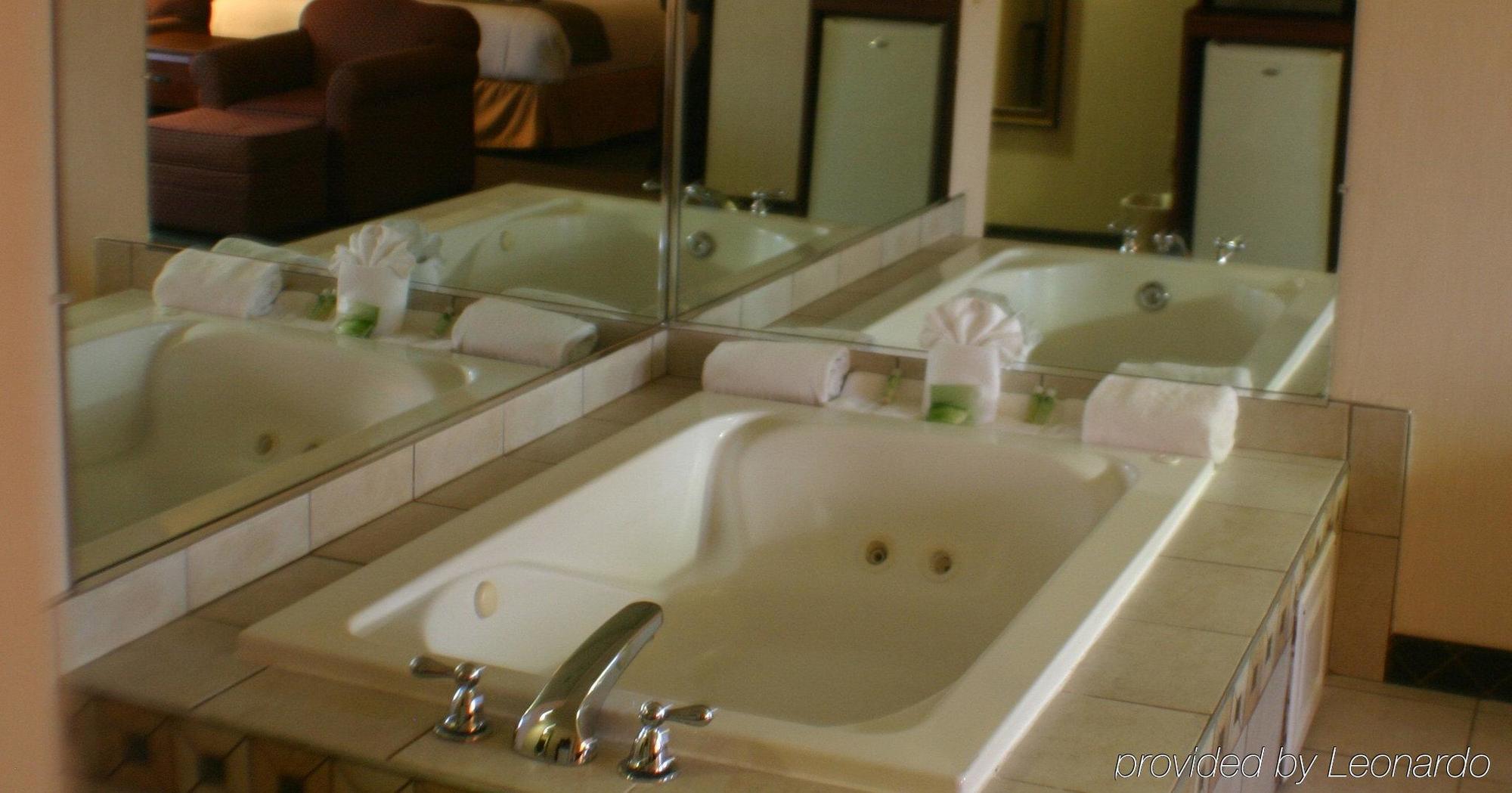 Hotel Express - Ohio Expo Center By Ihg 3*