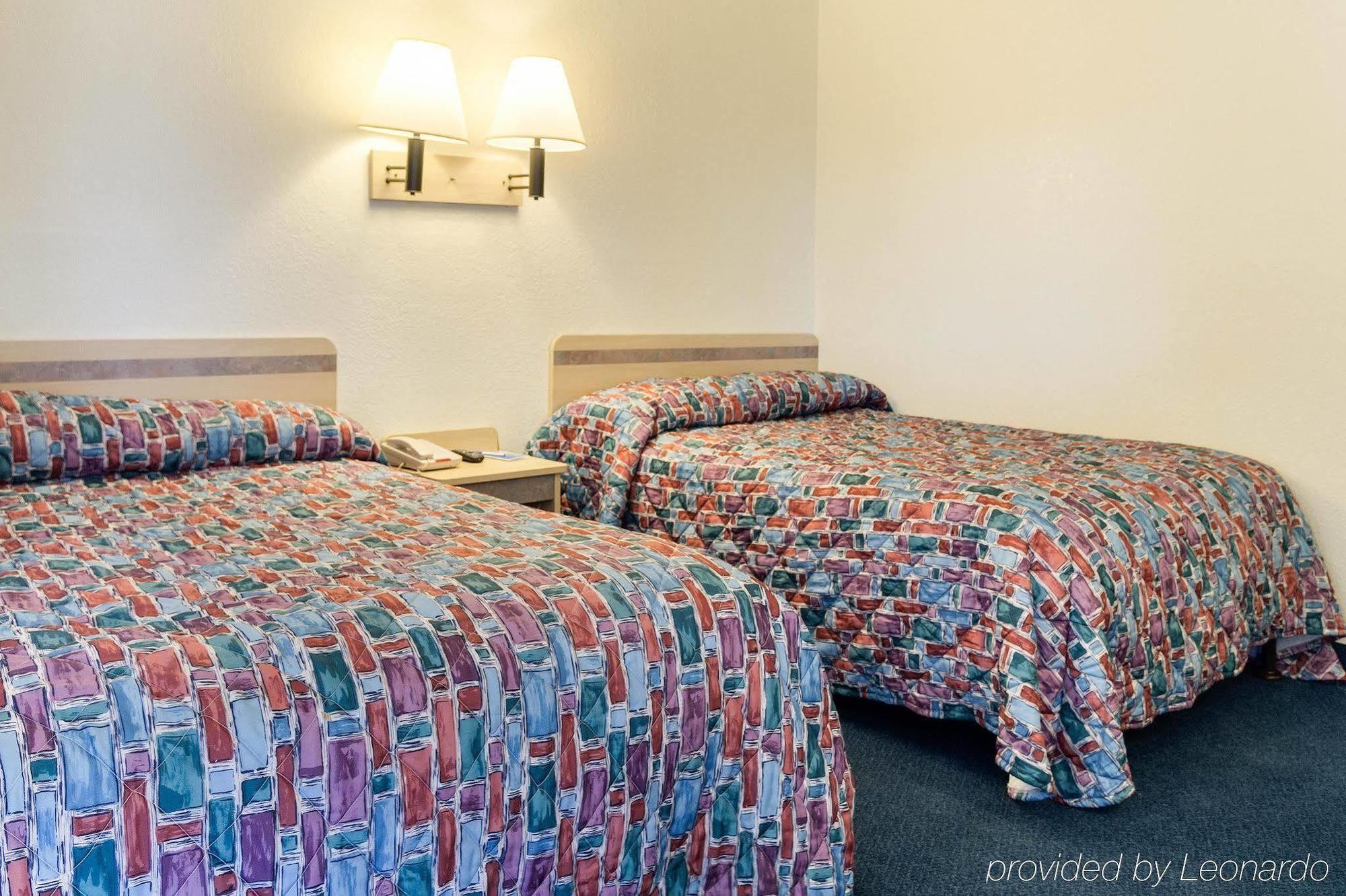 Motel Rodeway 2*