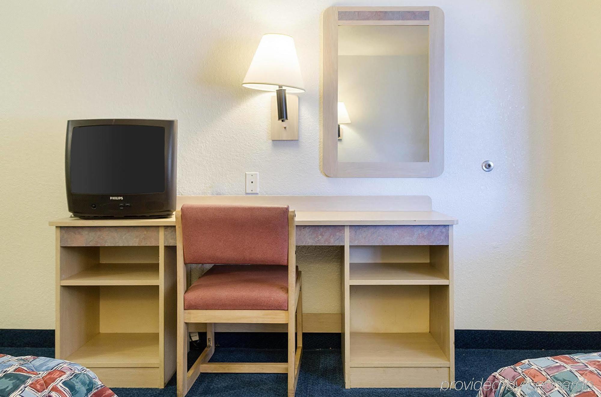 Motel Rodeway 2*