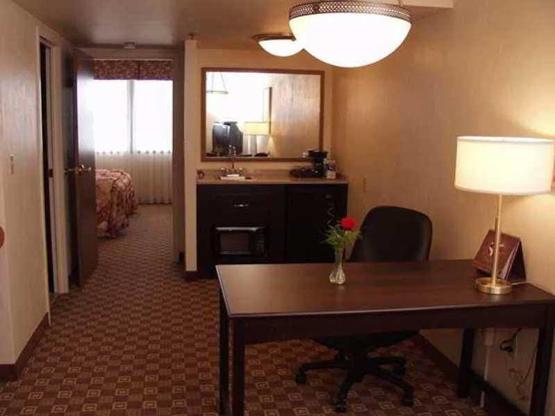Hotel Embassy By Hilton 4*