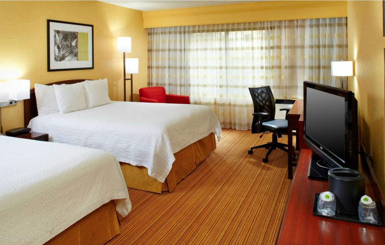 Courtyard Airport Hotel